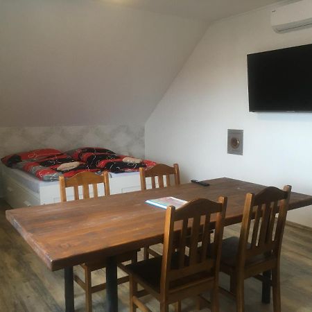 Ubytovani Pod Mezu Hlohovec Extérieur photo