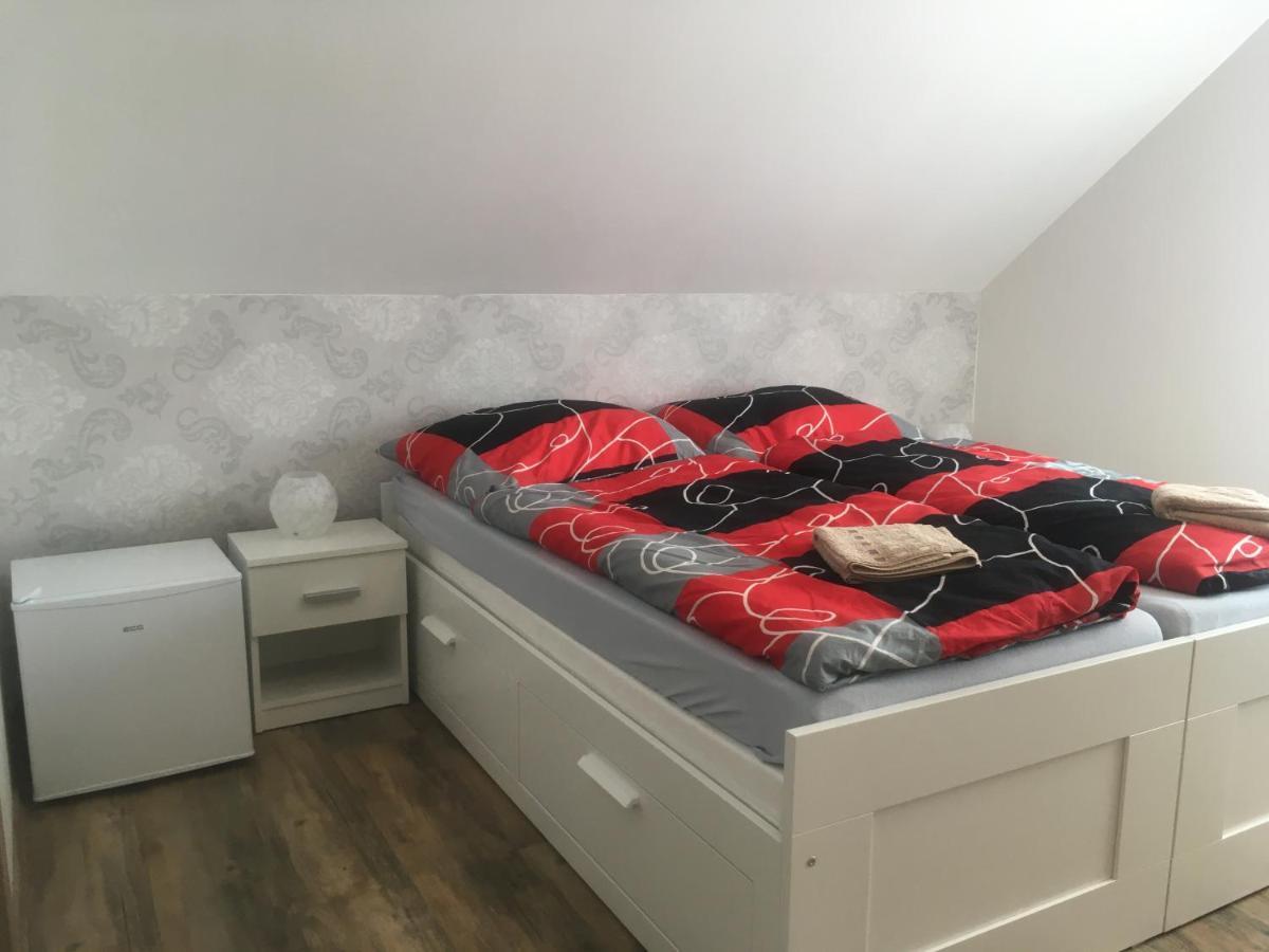 Ubytovani Pod Mezu Hlohovec Extérieur photo