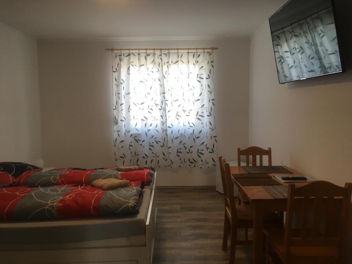Ubytovani Pod Mezu Hlohovec Extérieur photo
