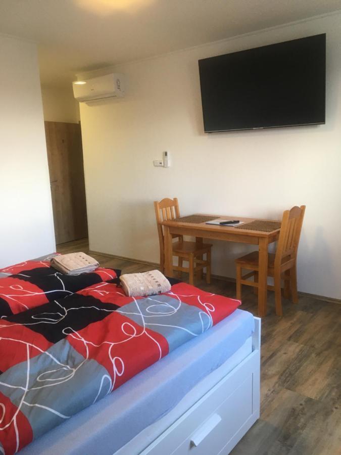 Ubytovani Pod Mezu Hlohovec Extérieur photo